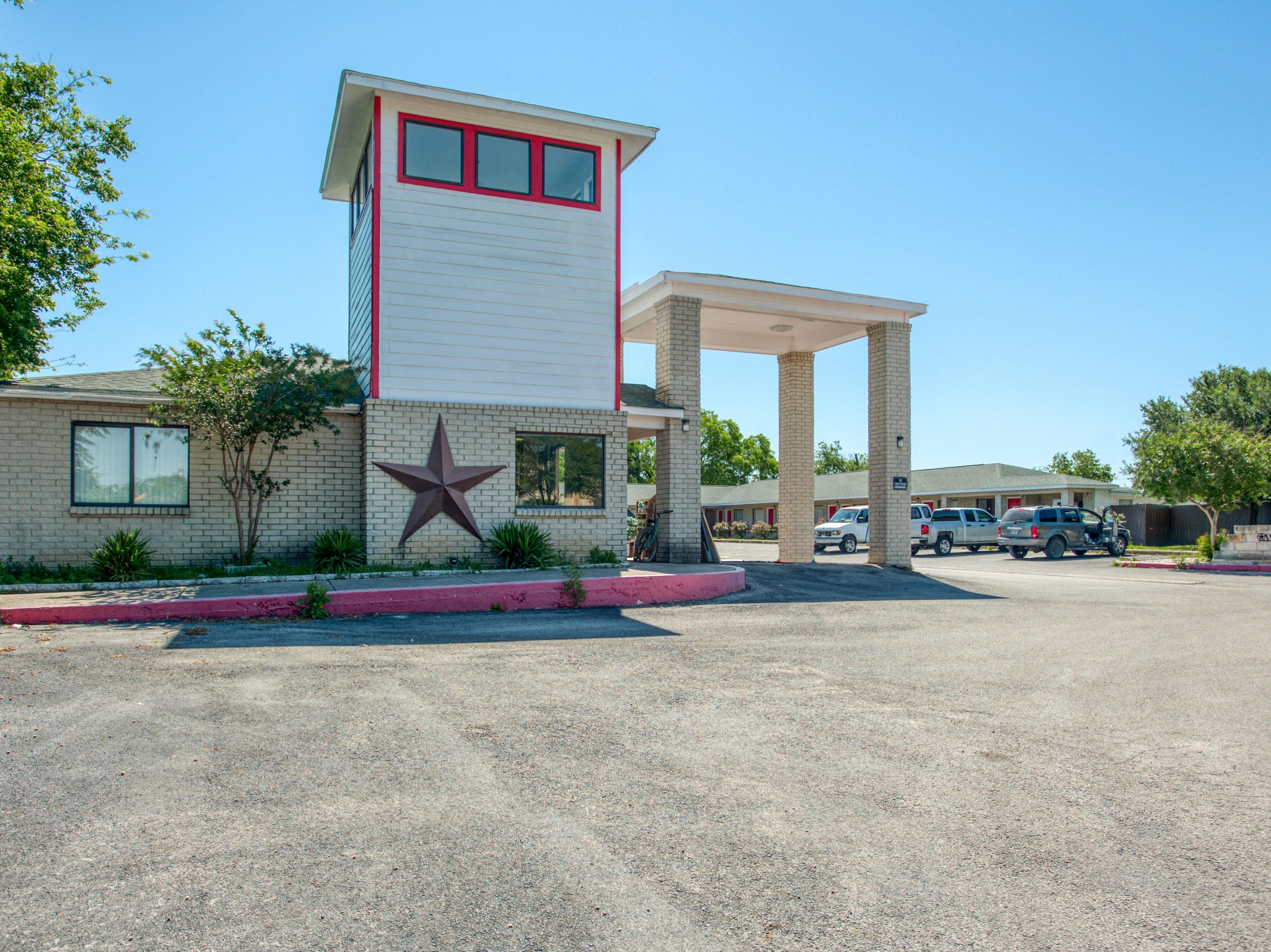 Oyo Hotel San Antonio Near At&T Center Bagian luar foto